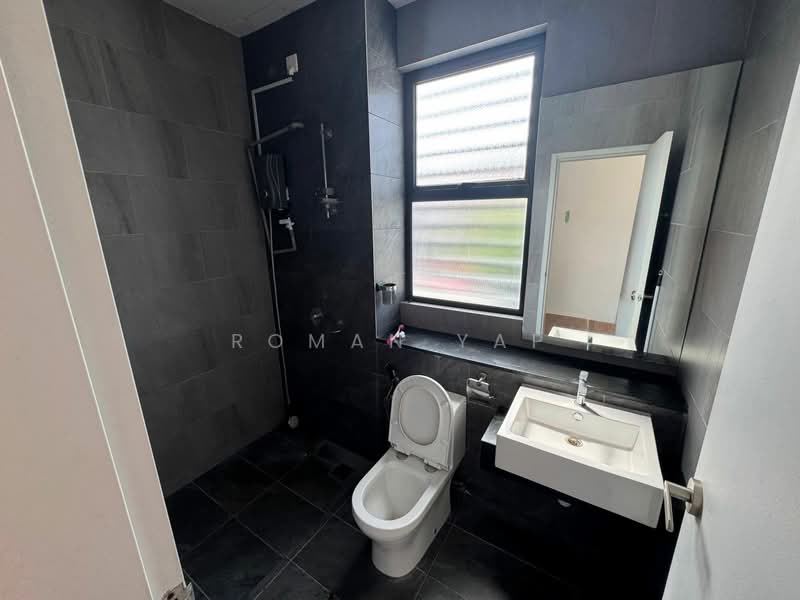 Rumah Teres untuk Dijual di Bandar Country Homes (Rawang) - Roman Yap - PropertyGuru.com.my