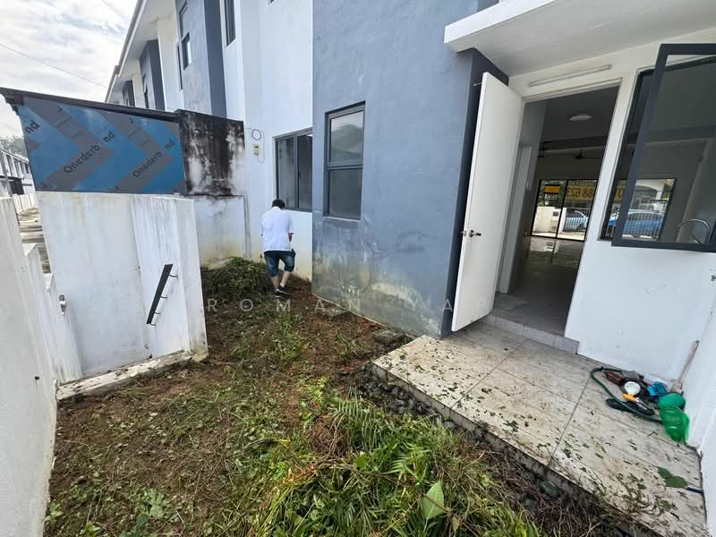 Rumah Teres untuk Dijual di Bandar Country Homes (Rawang) - Roman Yap - PropertyGuru.com.my