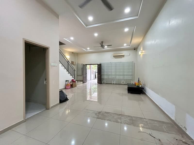 Rumah Teres 2 Tingkat untuk Disewa di Fair Park (Ipoh) - Kelvin Chong - Living Room - PropertyGuru.com.my