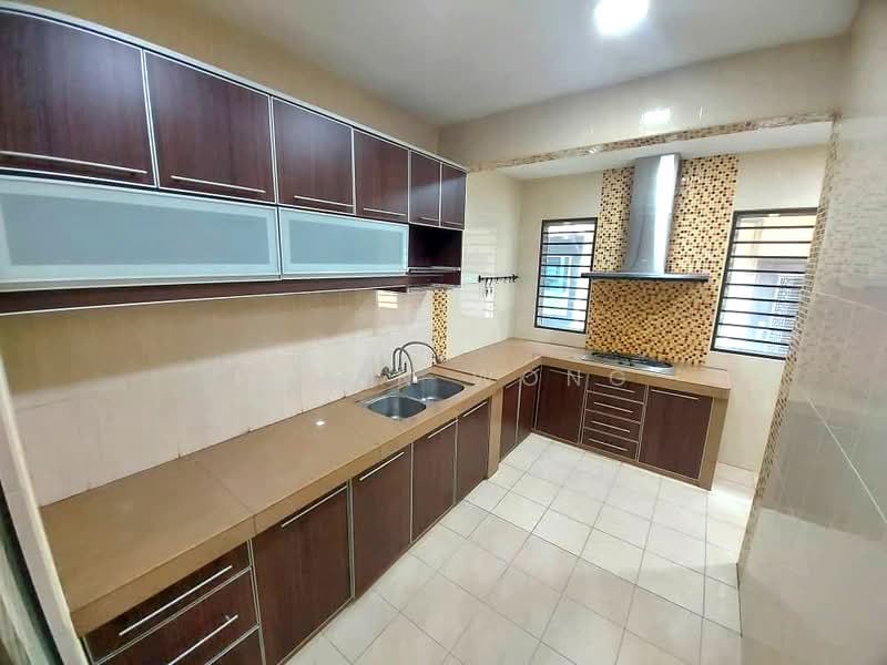 2.5-storey Terraced House for Sale in Laman Rimbunan (Kepong) - Edwin Wong - Kitchen - PropertyGuru.com.my