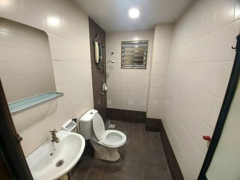 2.5-storey Terraced House for Sale in Laman Rimbunan (Kepong) - Edwin Wong - Bathroom - PropertyGuru.com.my