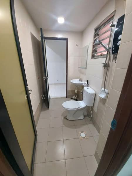 2.5-storey Terraced House for Sale in Laman Rimbunan (Kepong) - Edwin Wong - Bathroom - PropertyGuru.com.my