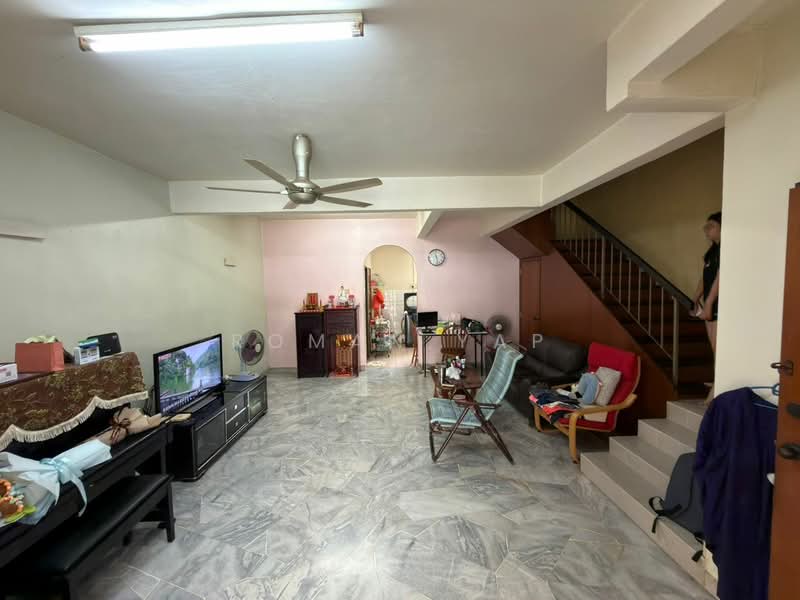 2-storey Terraced House for Sale in Rawang Perdana 1 (Rawang) - Roman Yap - Living Room - PropertyGuru.com.my