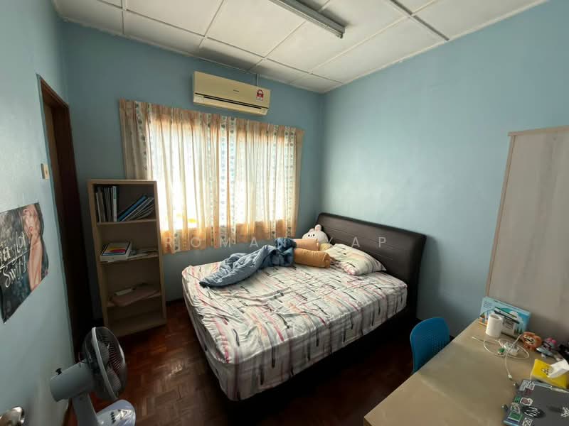 2-storey Terraced House for Sale in Rawang Perdana 1 (Rawang) - Roman Yap - Bedroom - PropertyGuru.com.my