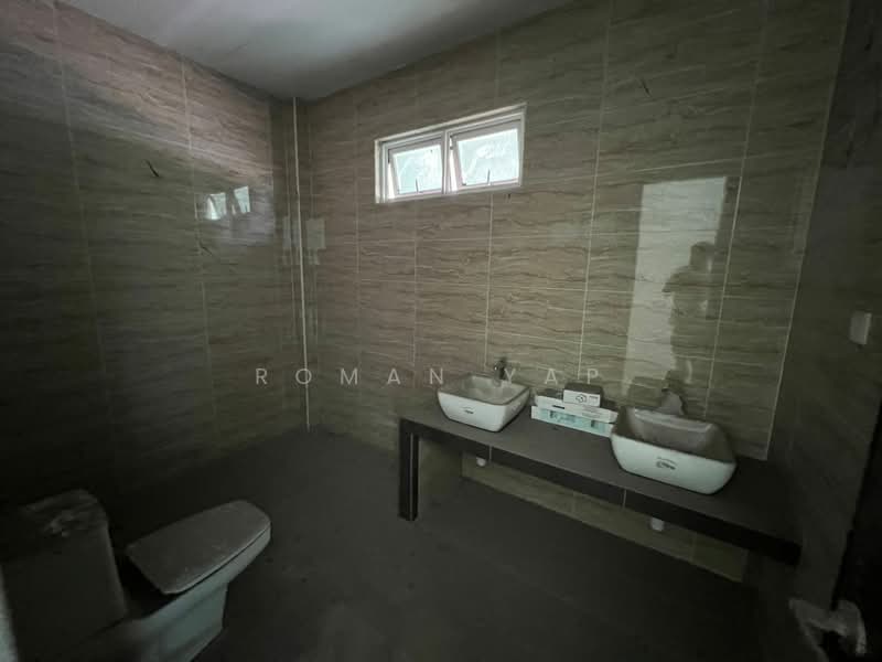 Bungalow for Sale in Kota Emerald (Rawang) - Roman Yap - Bathroom - PropertyGuru.com.my