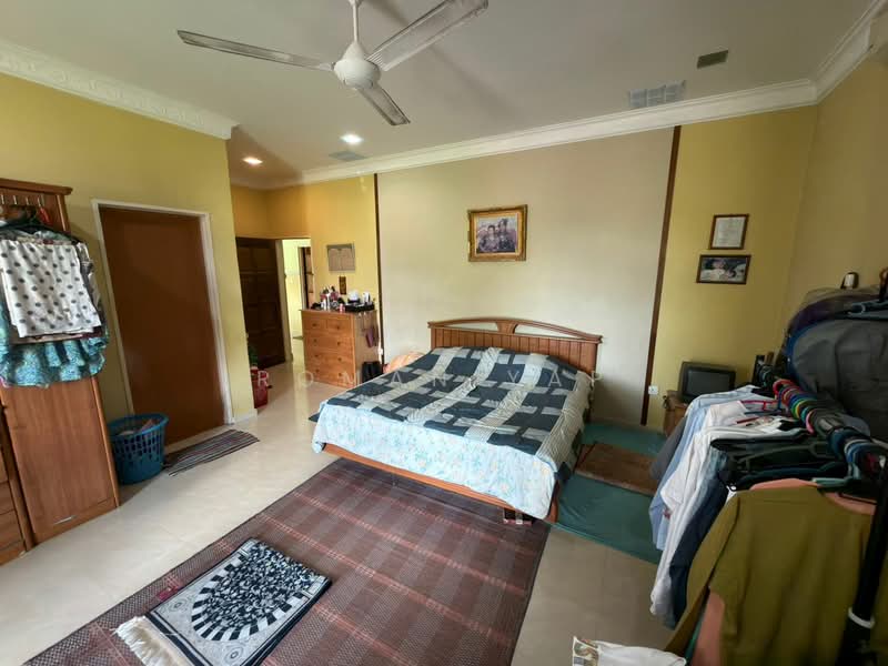 Bungalow for Sale in Bukit Beruntung (Selangor) - Roman Yap - Bedroom - PropertyGuru.com.my
