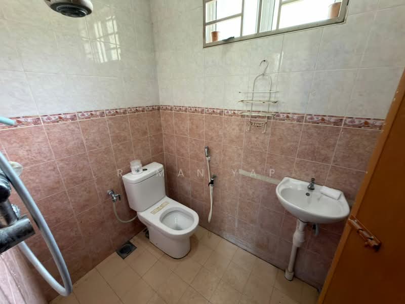 Bungalow for Sale in Bukit Beruntung (Selangor) - Roman Yap - Bathroom - PropertyGuru.com.my