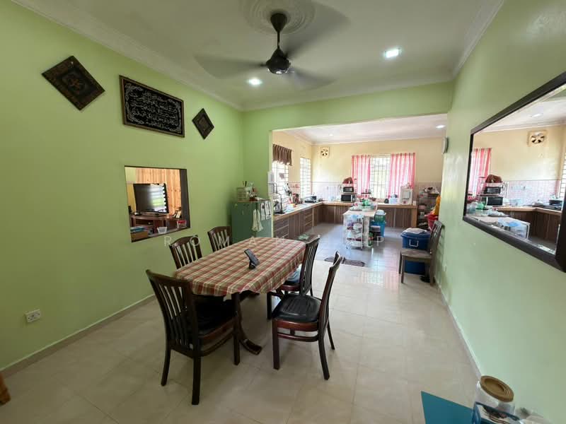 Bungalow for Sale in Bukit Beruntung (Selangor) - Roman Yap - Dining Room - PropertyGuru.com.my