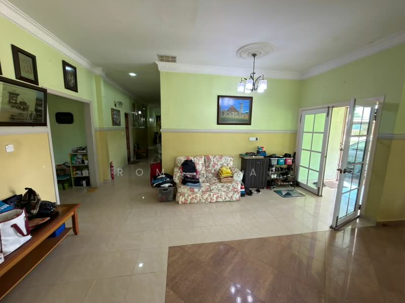Bungalow for Sale in Bukit Beruntung (Selangor) - Roman Yap - Living Room - PropertyGuru.com.my