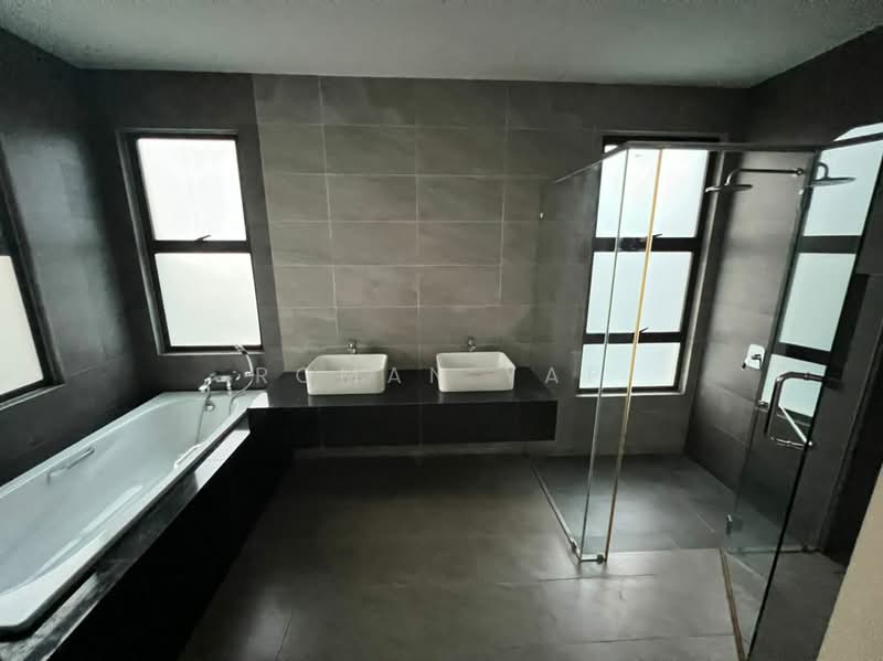 Bungalow for Sale in Bandar Country Homes (Rawang) - Roman Yap - Bathroom - PropertyGuru.com.my