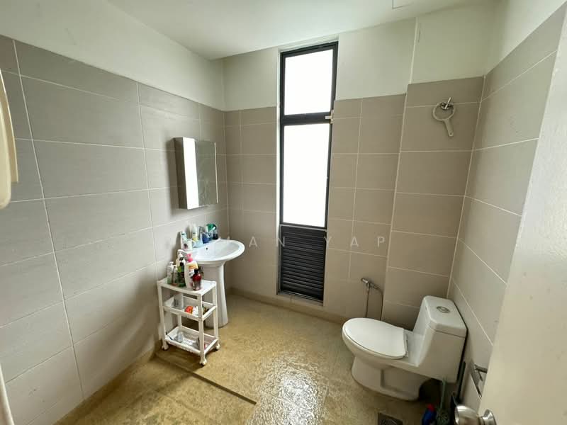 Rumah Berkembar untuk Dijual di Puteri Heights (Rawang) - Roman Yap - Bathroom - PropertyGuru.com.my