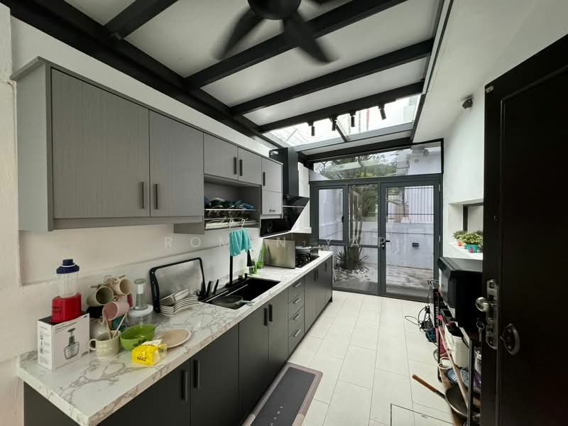 Rumah Berkembar untuk Dijual di Puteri Heights (Rawang) - Roman Yap - Kitchen - PropertyGuru.com.my