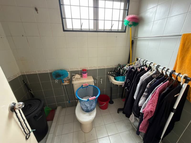 Rumah Teres untuk Dijual di Bukit Rahman Putra (Sungai Buloh) - Roman Yap - Bathroom - PropertyGuru.com.my