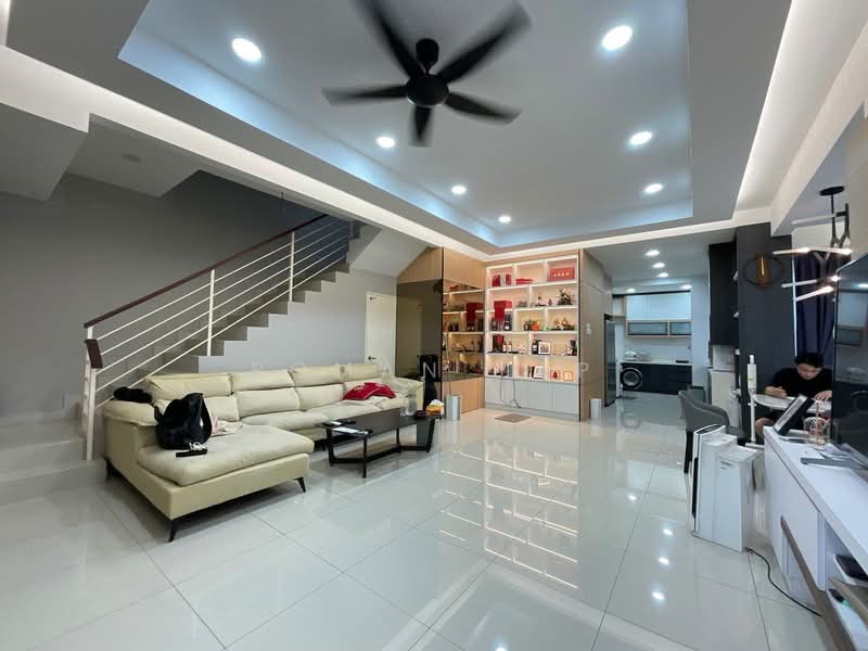 Rumah Berkembar untuk Dijual di Rawang (Selangor) - Roman Yap - Living Room - PropertyGuru.com.my