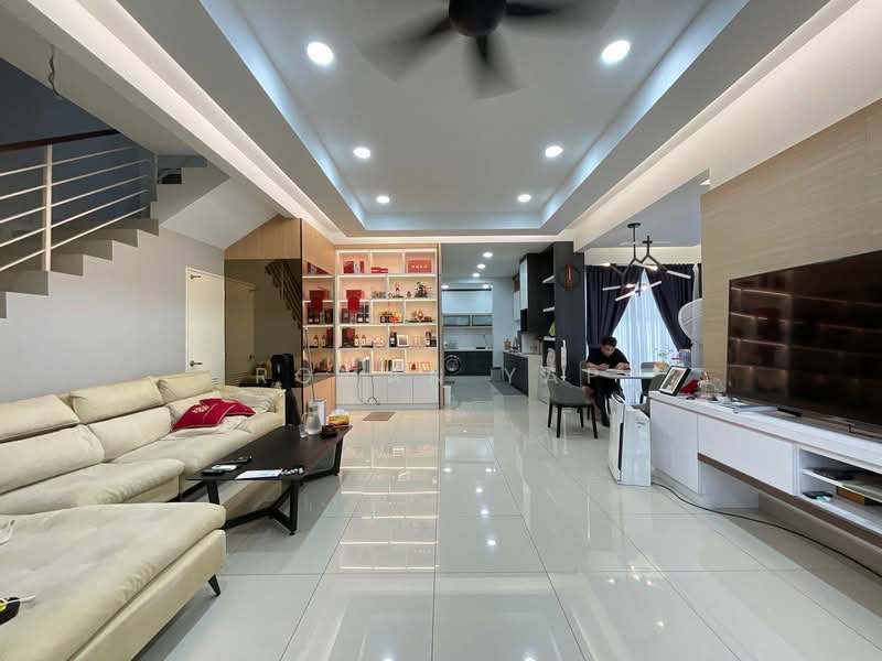 Rumah Berkembar untuk Dijual di Rawang (Selangor) - Roman Yap - Living Room - PropertyGuru.com.my