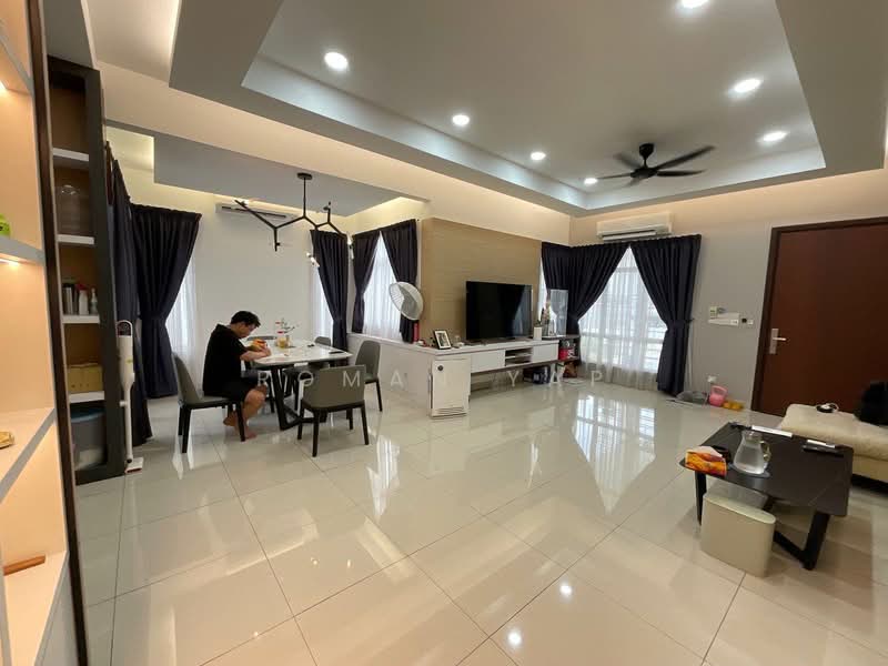 Rumah Berkembar untuk Dijual di Rawang (Selangor) - Roman Yap - Living Room - PropertyGuru.com.my