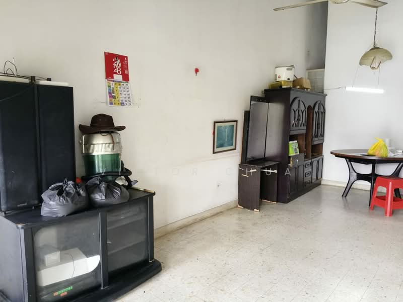 1-storey Terraced House for Sale in Subang Jaya (Selangor) - Victor Chua - Living Room - PropertyGuru.com.my