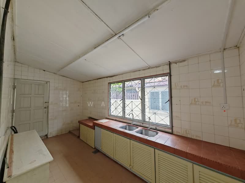 Rumah Teres 2 Tingkat untuk Dijual di Taman Mayang (Petaling Jaya) - Wan CH - Kitchen - PropertyGuru.com.my