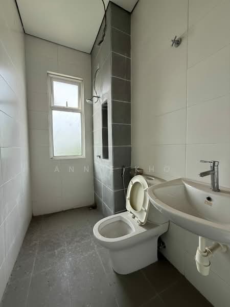 Rumah Berkembar untuk Dijual di Bandar Bukit Raja (Klang) - Annie Kho - Bathroom - PropertyGuru.com.my