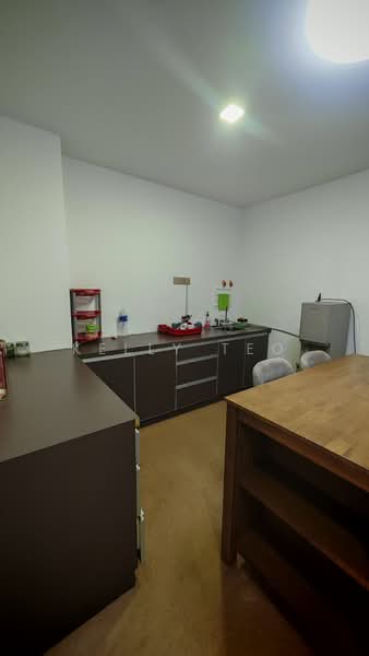 Office for Rent in Bandar Bukit Tinggi (Klang) - Kelly Teo - Kitchen - PropertyGuru.com.my