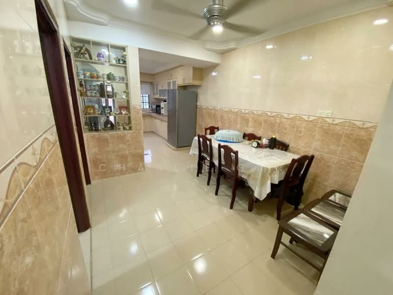 2-storey Terraced House for Sale in Kota Kemuning (Shah Alam) - Charlie Gan - Dining Room - PropertyGuru.com.my