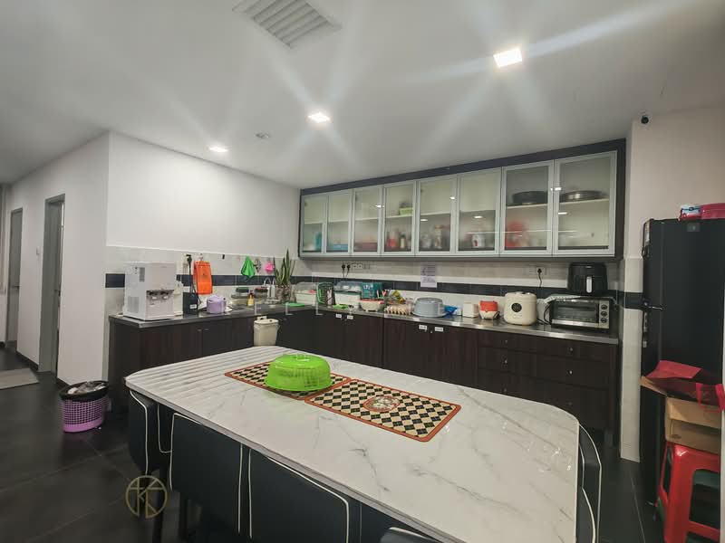 Pejabat untuk Dijual di Bandar Bukit Tinggi (Klang) - Kelly Teo - Kitchen - PropertyGuru.com.my