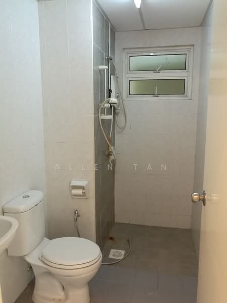 Kondominium untuk Dijual di Sterling - Allen Tan - Bathroom - PropertyGuru.com.my