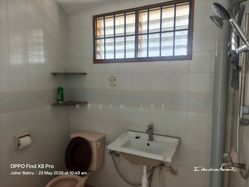 Rumah Teres 2 Tingkat untuk Dijual di Taman Johor Jaya (Johor Bahru) - Kevin Lee - Bathroom - PropertyGuru.com.my