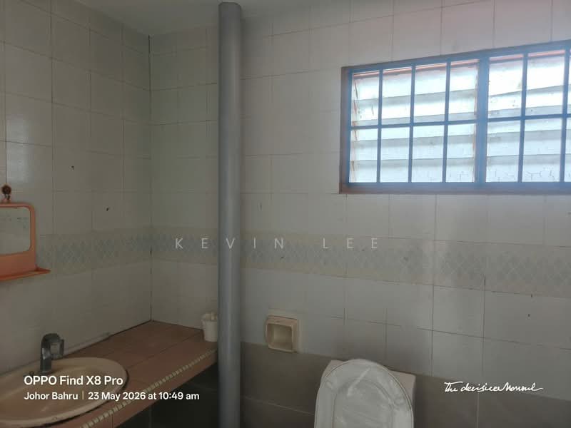 Rumah Teres 2 Tingkat untuk Dijual di Taman Johor Jaya (Johor Bahru) - Kevin Lee - Bathroom - PropertyGuru.com.my