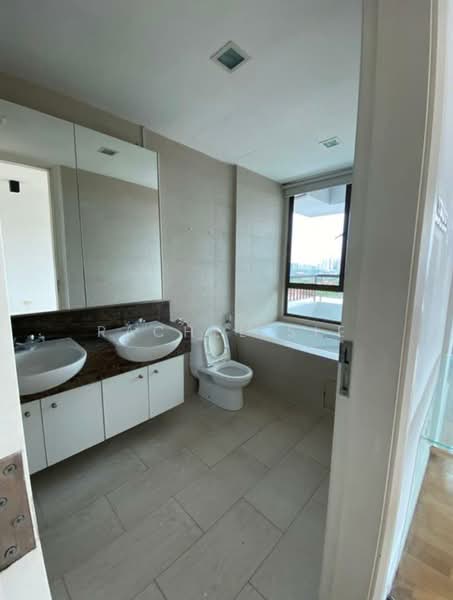 Kondominium untuk Dijual di Ara Hill Condominium - Rachel Sie - Bathroom - PropertyGuru.com.my