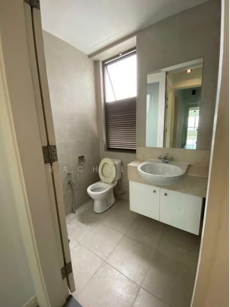 Kondominium untuk Dijual di Ara Hill Condominium - Rachel Sie - Bathroom - PropertyGuru.com.my