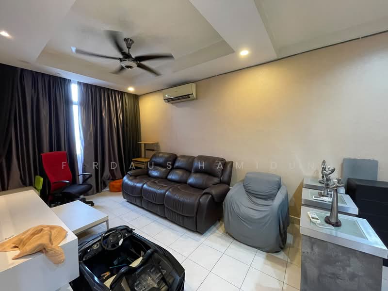 Townhouse for Sale in Batu 9 (Cheras) - Firdaus Hamidun - Living Room - PropertyGuru.com.my