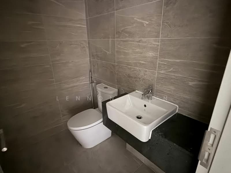 Servis Apartment untuk Disewa di Edelweiss @ Tropicana Gardens - Lennon Poon - Bathroom - PropertyGuru.com.my