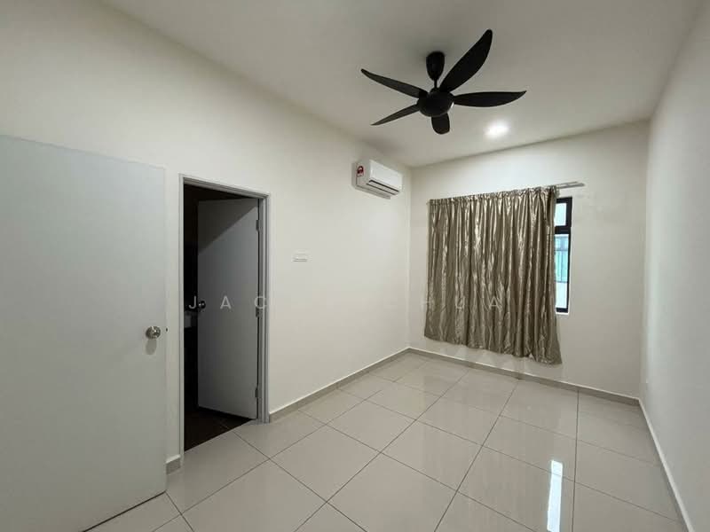 Rumah Teres 2 Tingkat untuk Disewa di Taman Sutera Utama (Skudai) - Jacob Chua - Bedroom - PropertyGuru.com.my