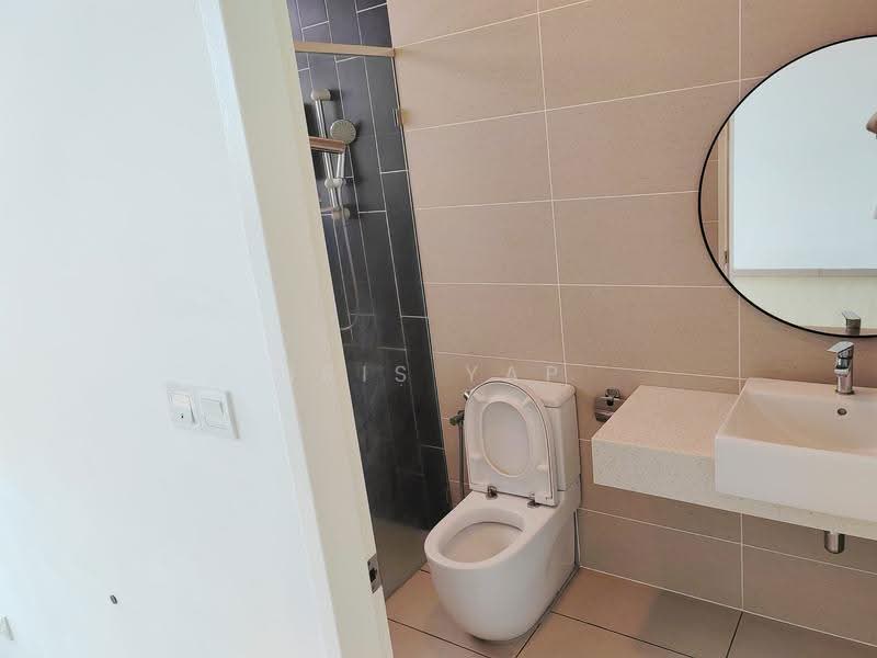 Kediaman Servis untuk Disewa di The Cruise Residence - Iris Yap - Bathroom - PropertyGuru.com.my