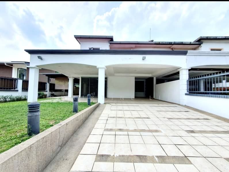 Rumah Berkembar untuk Dijual di Petaling Jaya (Selangor) - Christine Lim - Driveway - PropertyGuru.com.my