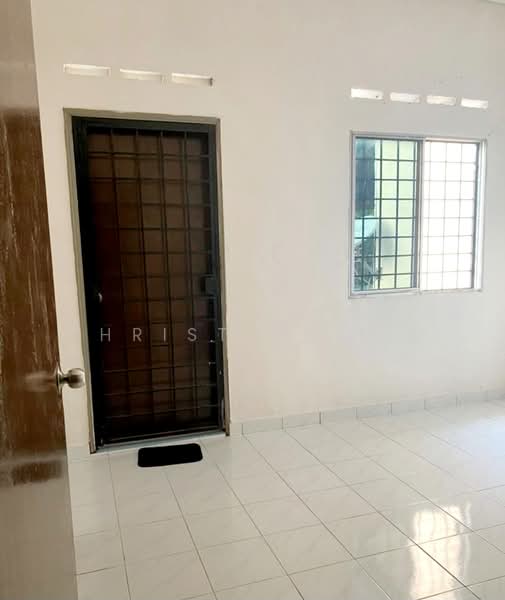 Rumah Teres 2 Tingkat untuk Dijual di Taman Puchong Intan (Puchong) - Christine Lim - Entrance - PropertyGuru.com.my