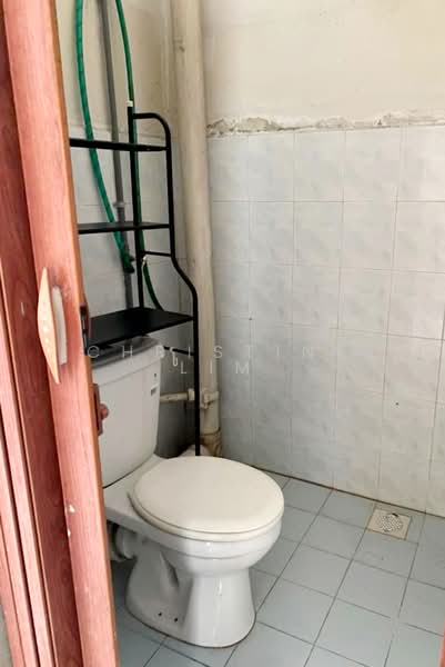 Rumah Teres 2 Tingkat untuk Dijual di Taman Puchong Intan (Puchong) - Christine Lim - Bathroom - PropertyGuru.com.my