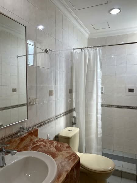 Kondominium untuk Dijual di Corinthian Condominium - Jean Chiew - Bathroom - PropertyGuru.com.my