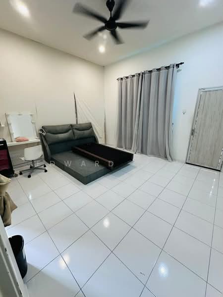 2-storey Terraced House for Rent in Tebrau (Johor) - Edward Siow - Living Room - PropertyGuru.com.my