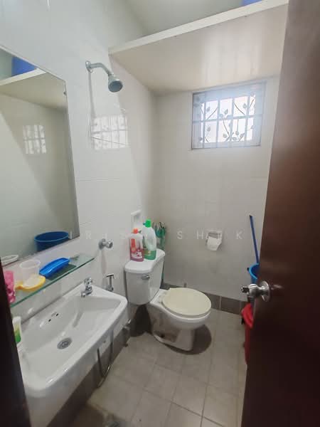 Terraced House for Sale in Kota Kemuning (Shah Alam) - Irish Shek - Bathroom - PropertyGuru.com.my