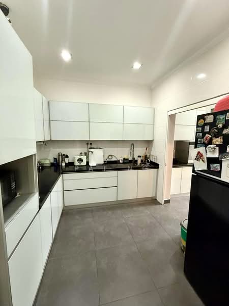 2-storey Terraced House for Sale in Taman Tun Dr Ismail (Kuala Lumpur) - Pat Ng - Kitchen - PropertyGuru.com.my
