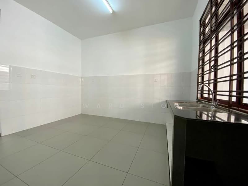2-storey Terraced House for Rent in Skudai (Johor) - Edward Siow - Kitchen - PropertyGuru.com.my