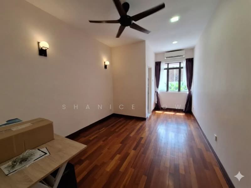 Rumah Teres 2 Tingkat untuk Disewa di Bandar Puteri Puchong (Puchong) - Shanice Low - Living Room - PropertyGuru.com.my
