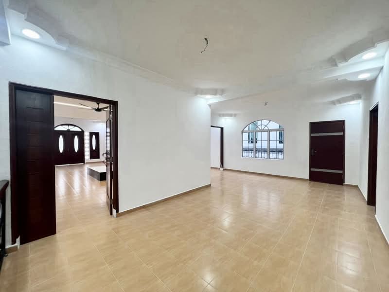 Semi-Detached House for Sale in Taman Serene (Johor Bahru) - Yik Tat - PropertyGuru.com.my