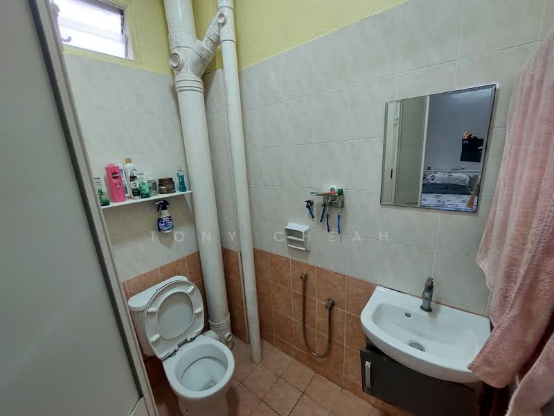 Pangsapuri untuk Dijual di Asia Heights - Tony Cheah - Bathroom - PropertyGuru.com.my