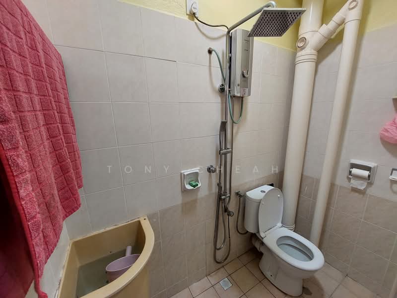 Pangsapuri untuk Dijual di Asia Heights - Tony Cheah - Bathroom - PropertyGuru.com.my