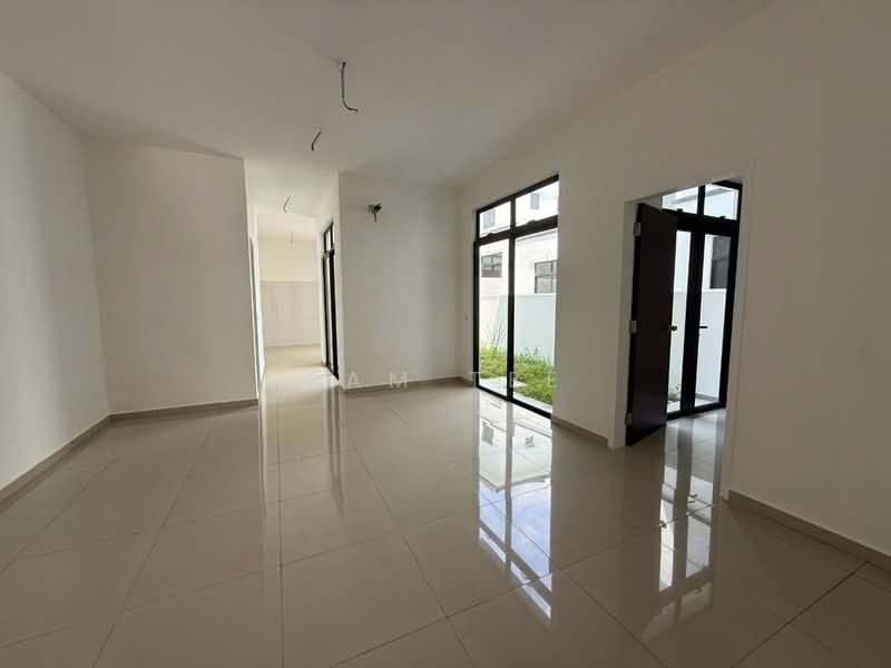 Cluster House for Sale in Eco Botanic (Iskandar Puteri (Nusajaya)) - Sam Tee - Living Room - PropertyGuru.com.my