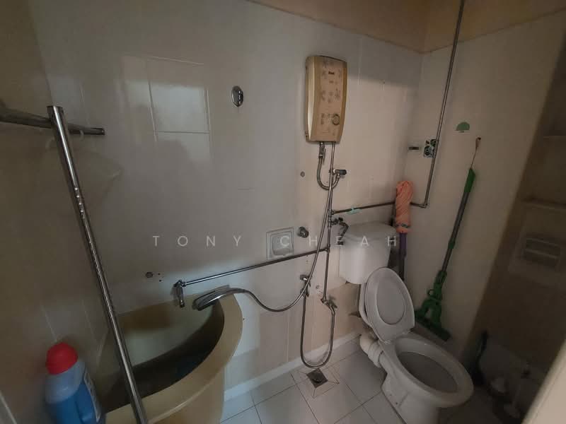Pangsapuri untuk Dijual di Asia Heights - Tony Cheah - Bathroom - PropertyGuru.com.my