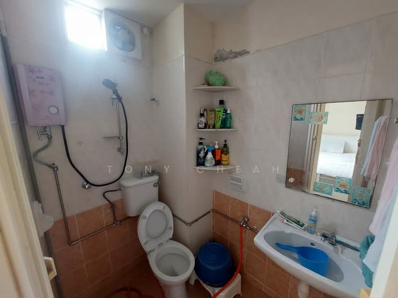 Pangsapuri untuk Dijual di Asia Heights - Tony Cheah - Bathroom - PropertyGuru.com.my